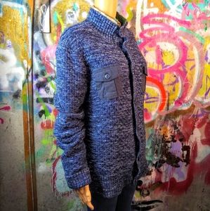 ❓GUESS SWEATER❓Hit Like💙 for free shipping